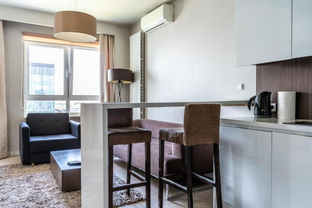 Platinum Tower - City Center - Golden Apartments Varşovia Exterior foto
