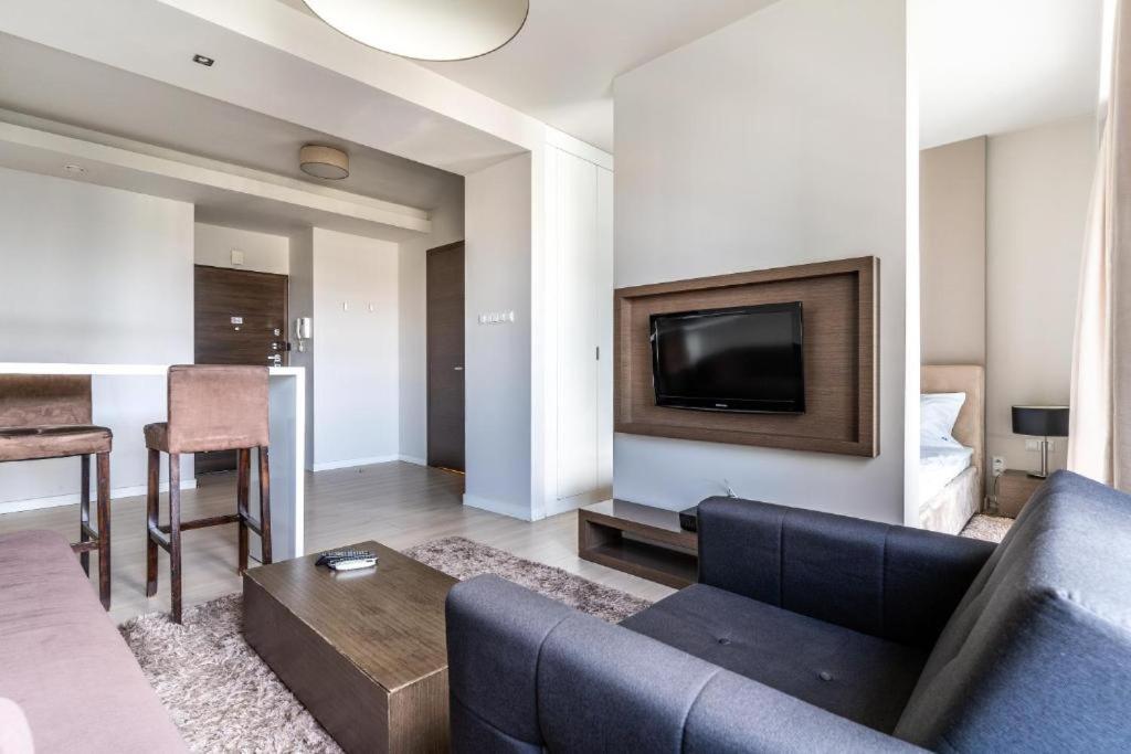 Platinum Tower - City Center - Golden Apartments Varşovia Exterior foto