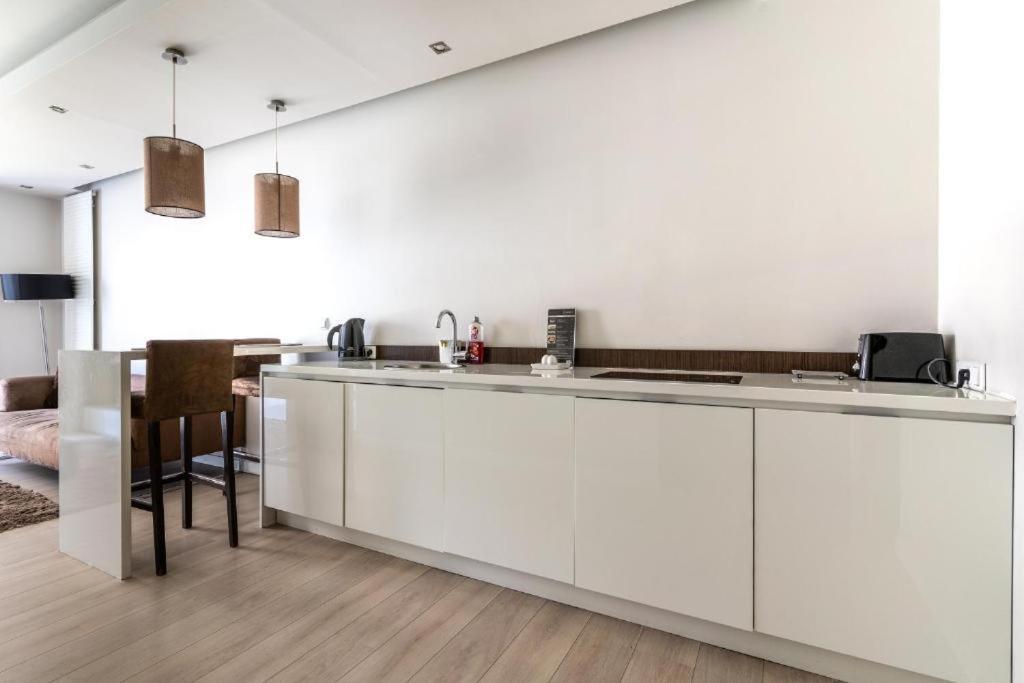 Platinum Tower - City Center - Golden Apartments Varşovia Exterior foto