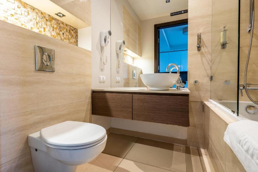 Platinum Tower - City Center - Golden Apartments Varşovia Exterior foto
