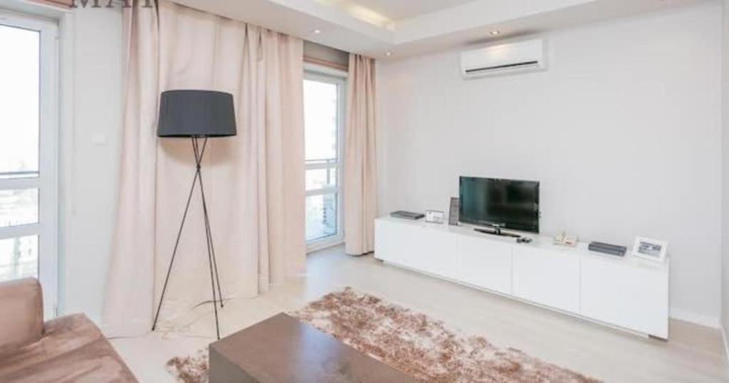 Platinum Tower - City Center - Golden Apartments Varşovia Exterior foto