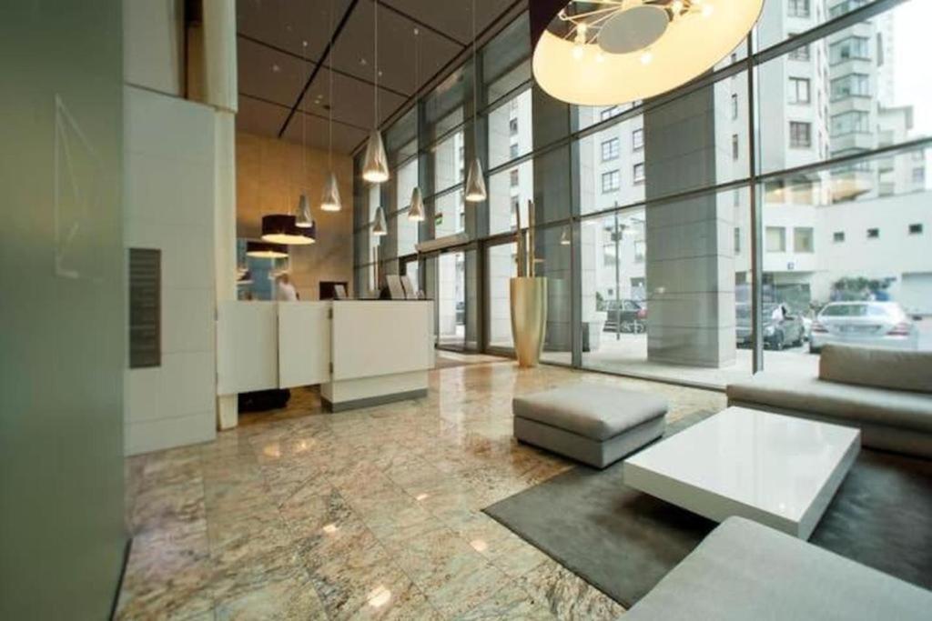 Platinum Tower - City Center - Golden Apartments Varşovia Exterior foto