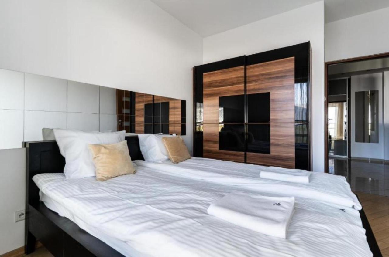 Platinum Tower - City Center - Golden Apartments Varşovia Exterior foto