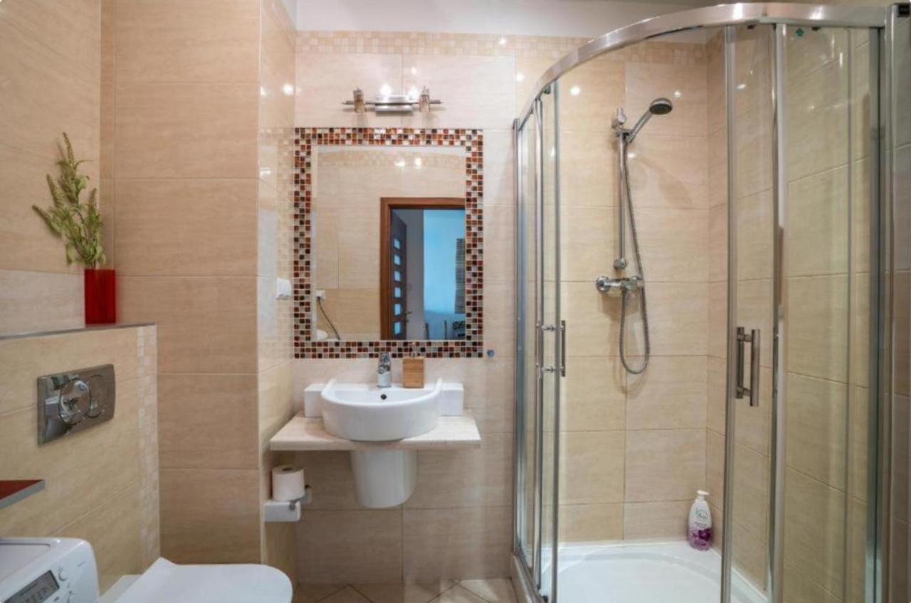 Platinum Tower - City Center - Golden Apartments Varşovia Exterior foto