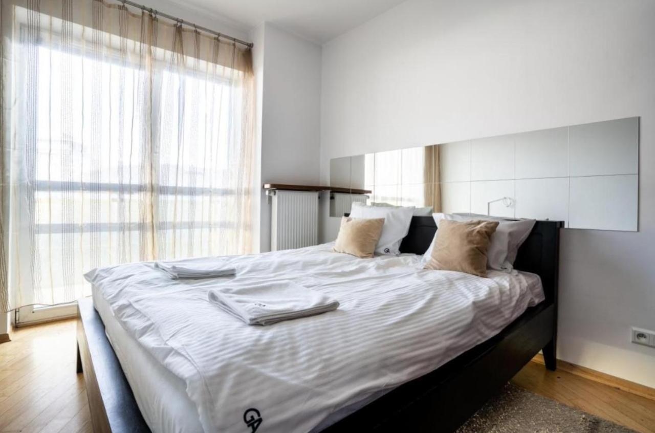 Platinum Tower - City Center - Golden Apartments Varşovia Exterior foto