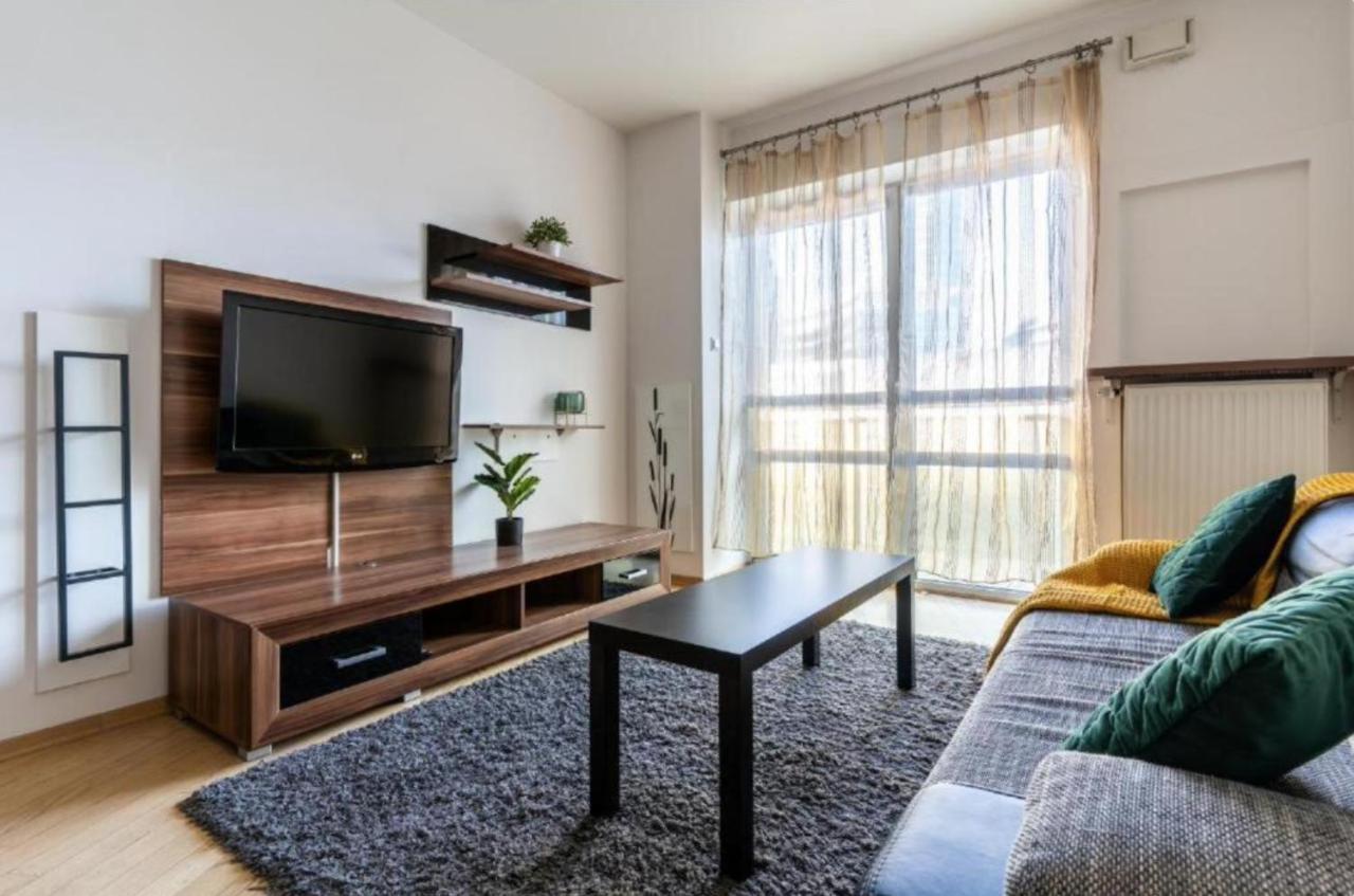 Platinum Tower - City Center - Golden Apartments Varşovia Exterior foto